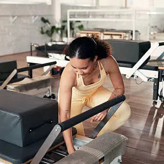 Comment entretenir son Pilates Reformer ? Nettoyage, ressorts, lubrification… le guide complet.